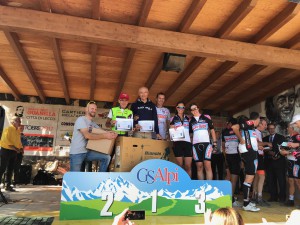 Il presidente Marco Pipino ritira il primo premio